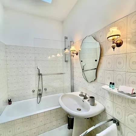 L'essai - 8 Personnes - * Lourdes